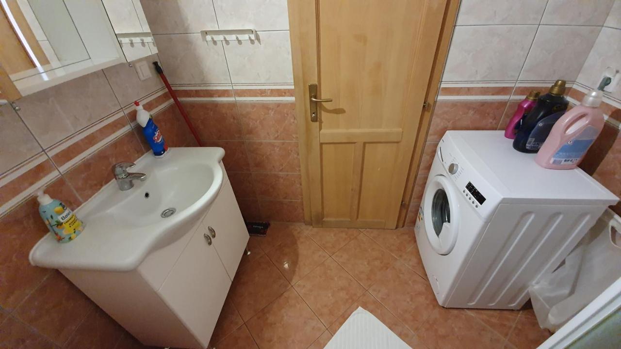 Apartments Miki Pag Town Bagian luar foto
