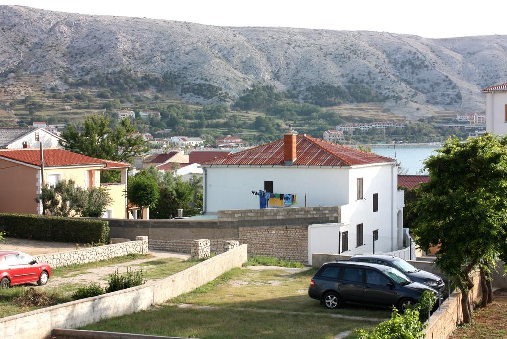 Apartments Miki Pag Town Bagian luar foto
